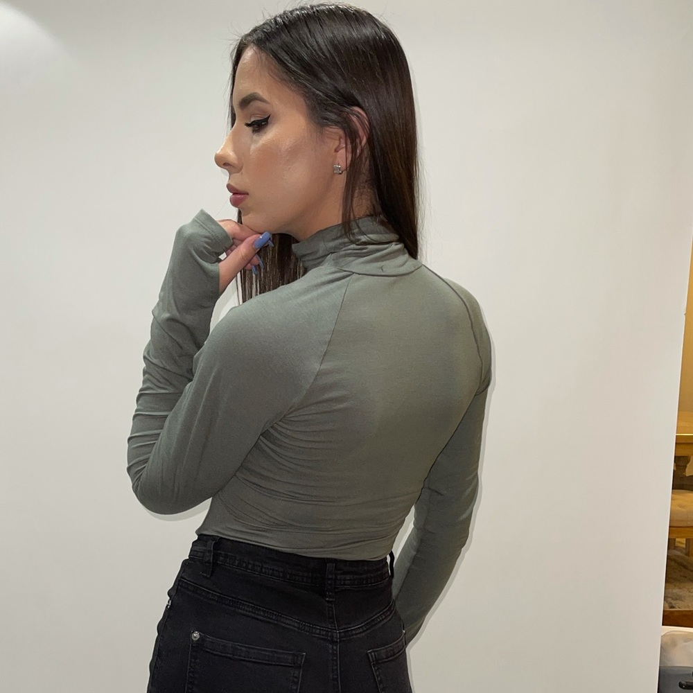 Long Sleeve Bodysuit w/Cut Out Turtle Neck Stretchy Soft Button Closure - Picture 5 of 6